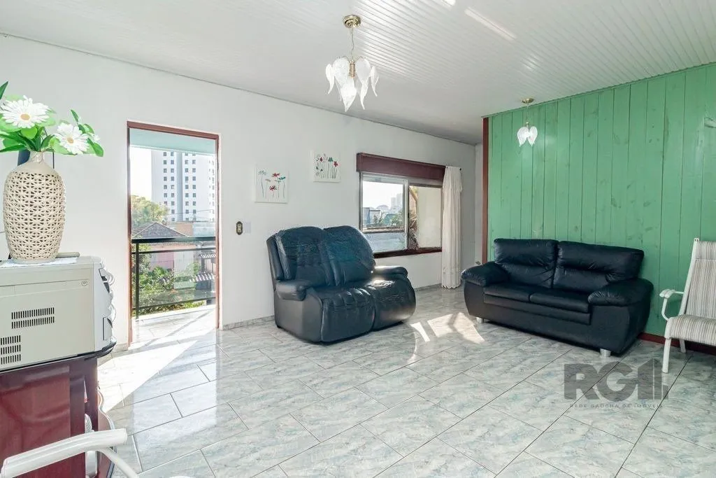 casa de 2 dormitórios, com 229m² no bairro Jardim Itu
