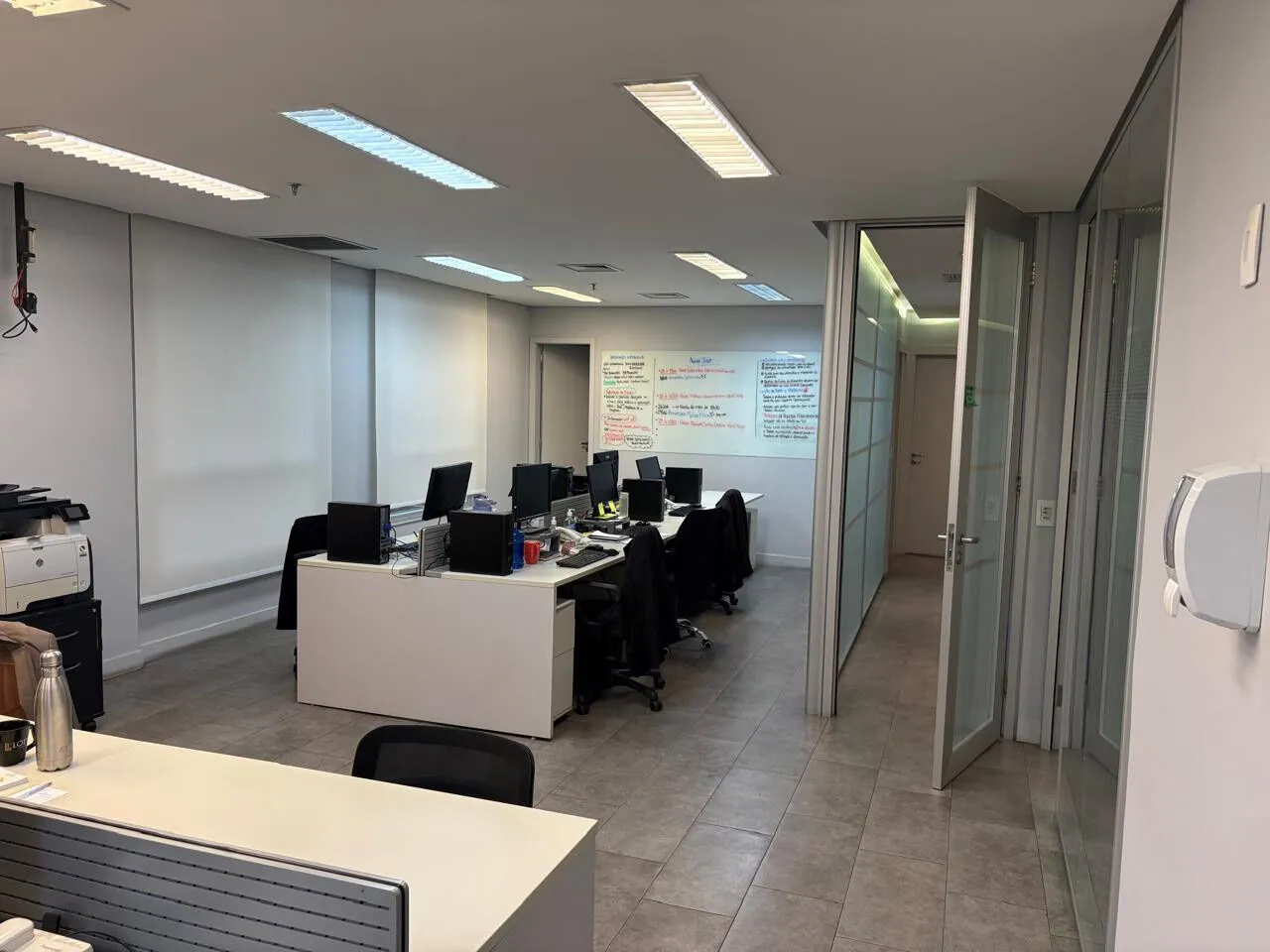 Foto do imóvel ala Comercial de 198 m² no Advanced Tower com 6 Vagas e Estrutura Completa.