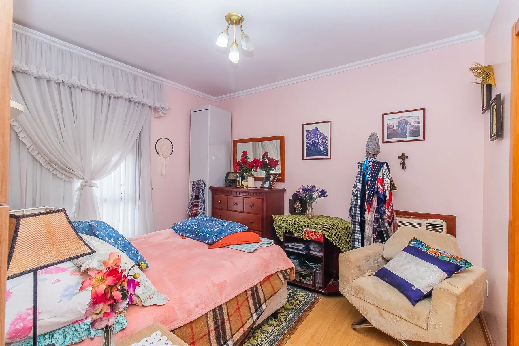 Imagem LINDO APARTAMENTO NO MENINO DEUS com 117 M PRIVATIVOS, 3 DORITÓRIOS COM SUÍTES E VAGA DUPLA