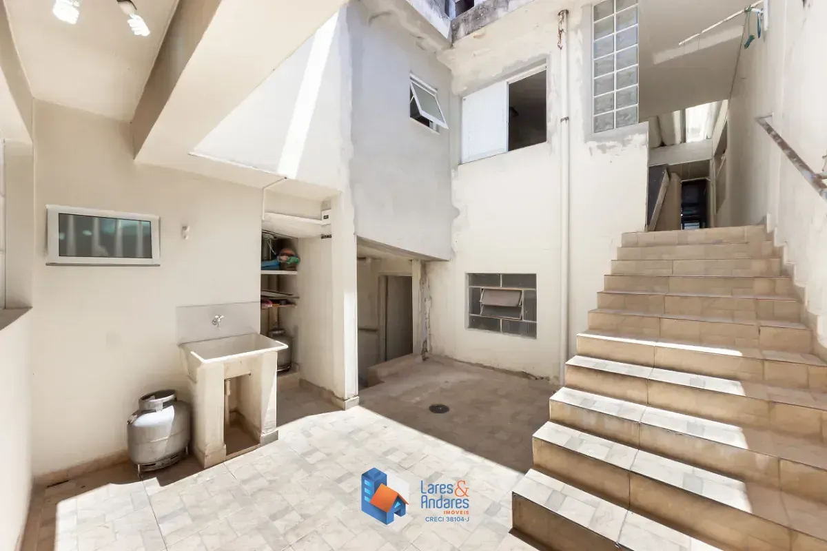 Imagem Sobrado para venda em Vila Zat com 4 quartos, sendo 2 suítes, 300m²