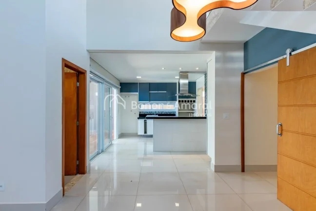 Imagem Casa à venda em um terreno de 360 m² com 250 m² de área construída, projetada para oferecer con...
