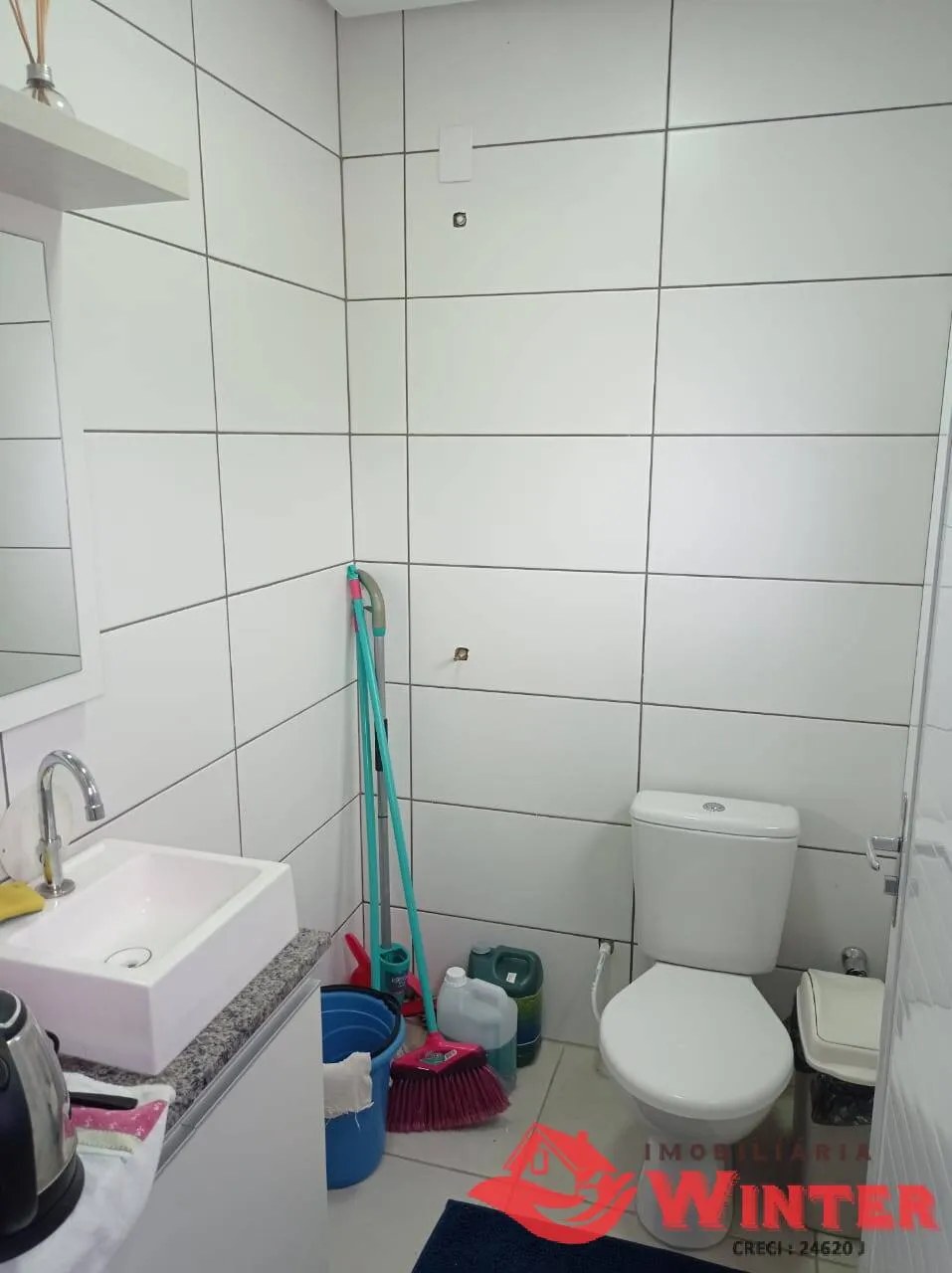 Imagem Sala comercial térrea com no Centro de Vale Real