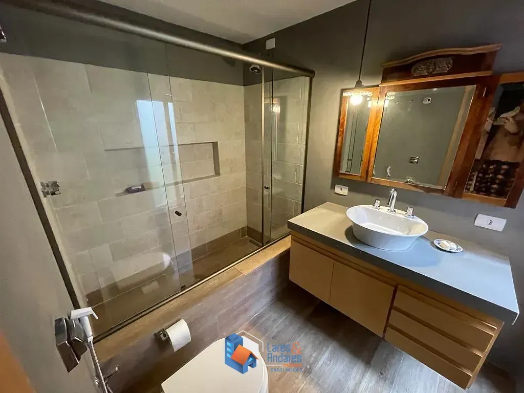 Imagem Casa para venda em Real Parque com 2 quartos, sendo 2 suítes, 293m²