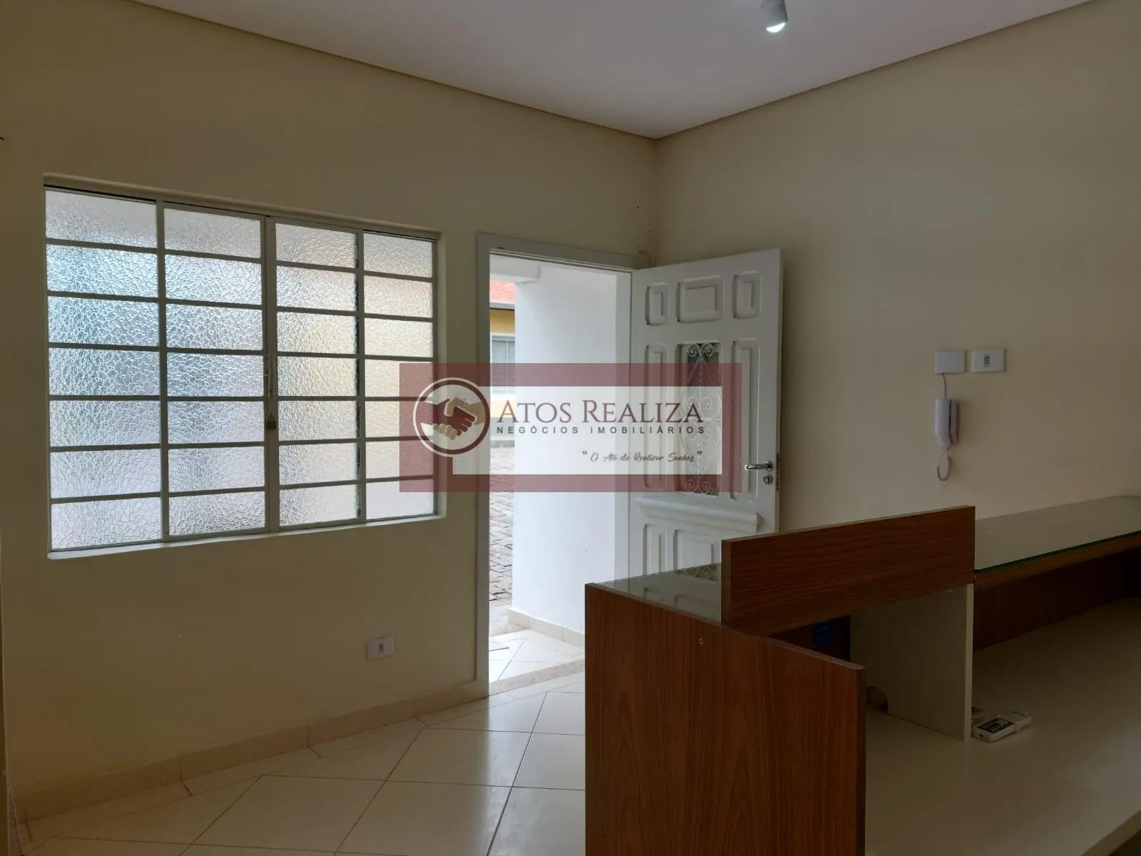 Imagem Alugo Casa Comercial com 5 Salas, Região Chácara Flora, com 84M², 3 Vagas de Garagem, Ideal para área de saúde em geral, como, Clínica Odontológica, Psicologia, Fonoaudiologia, Valor da Locação, R$ 6.141,75 já incluso, IPTU, e Condomínio.