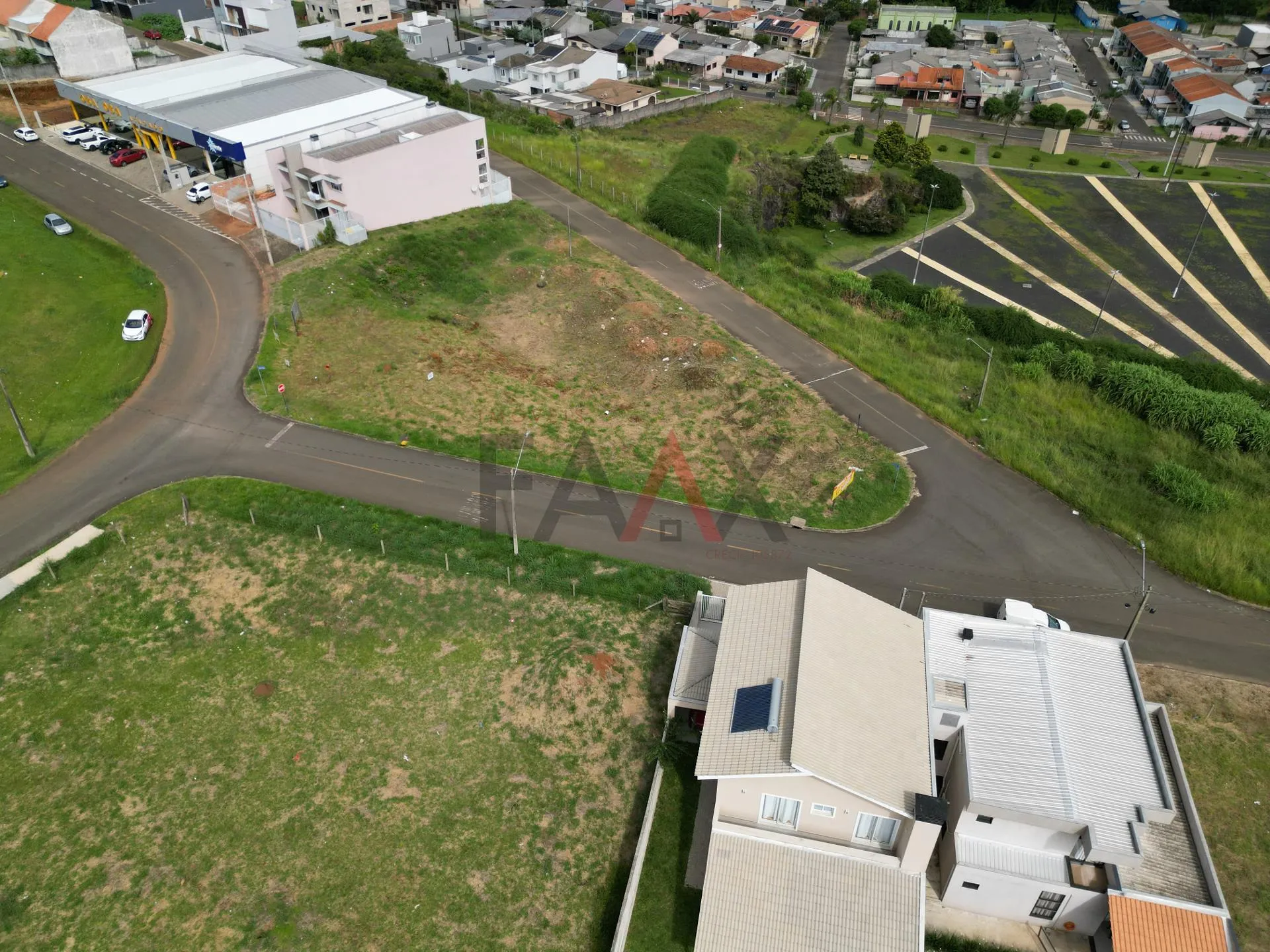 Imagem Terreno à Venda em Guarapuava - 597,82 m ao Lado da Praça da Fé