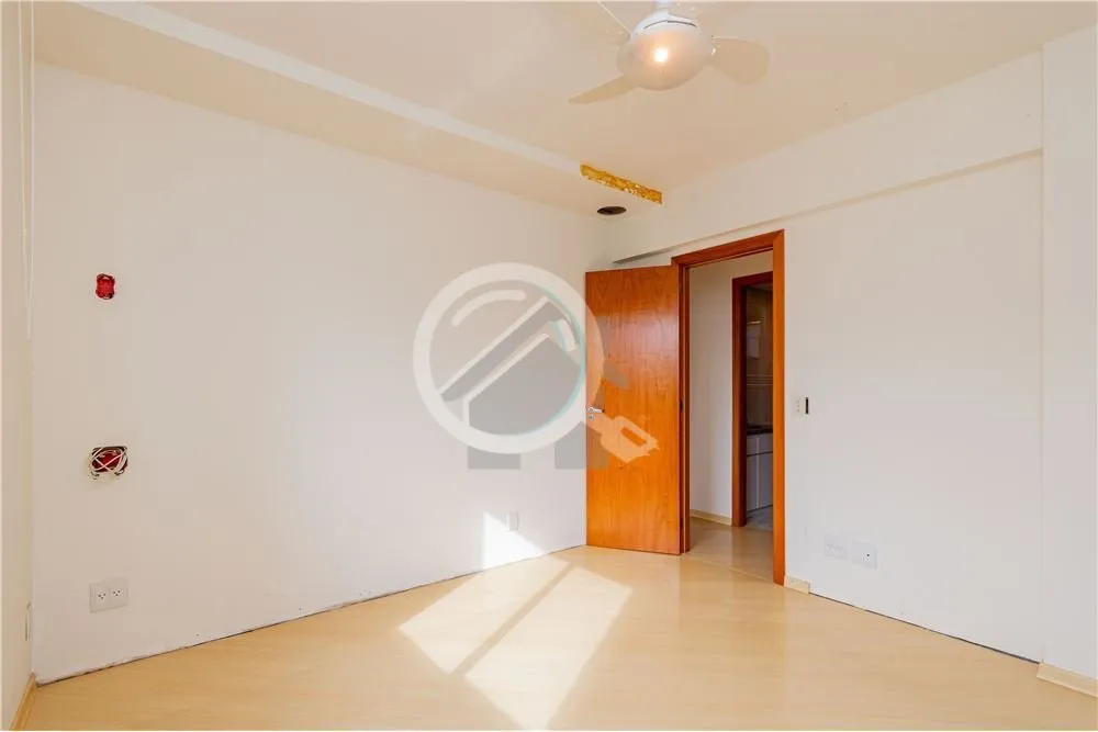 Imagem Bem-vindo a este espaçoso apartamento com uma localização privilegiada e uma variedade de comodid...