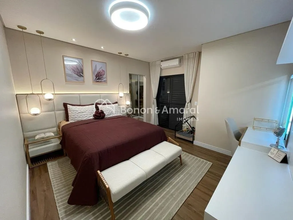 Imagem Casa Mobiliada à Venda em Valinhos - 3 Suítes, Piscina Aquecida e Espaço Gourmet em Condomínio Fechado