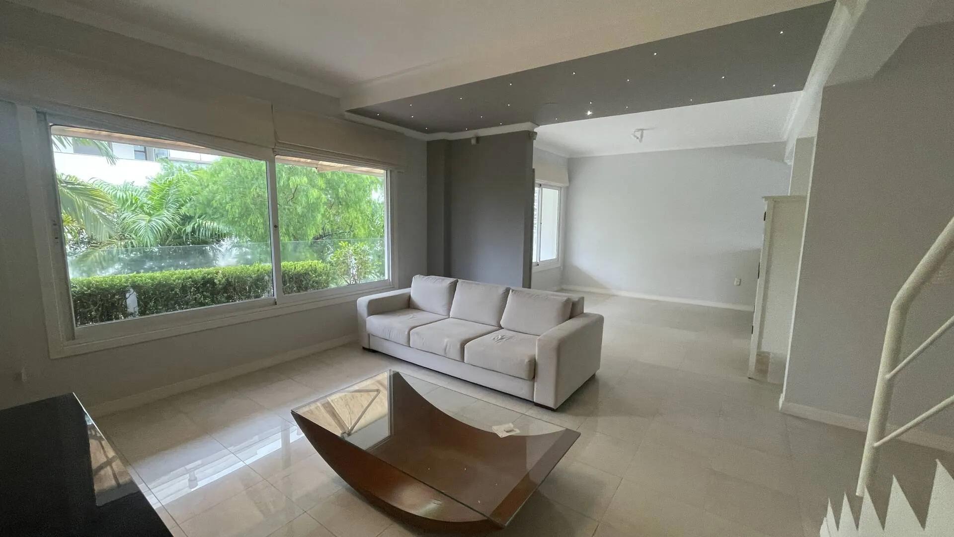 Imagem Casa Em Jurerê - 600 metros da praia