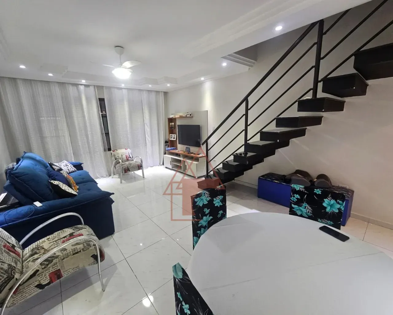 Foto do imóvel Sobrado com 3 Quartos à Venda, 228 m² em Vila Ponte Nova, Cubatão - SP