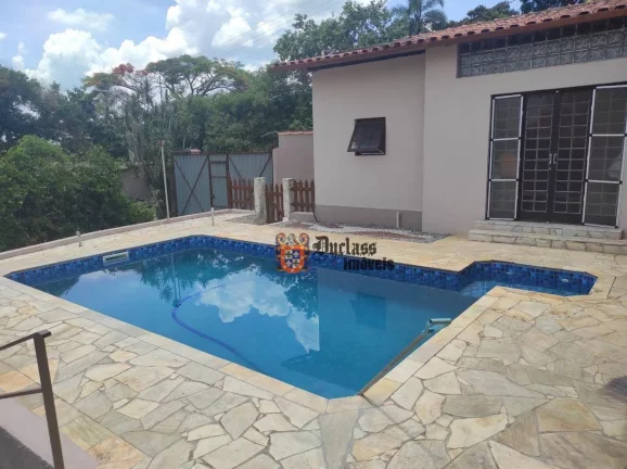 Foto do imóvel Chácara em Jundiaí, com ampla casa, escritório, galpão, área de lazer, piscina, bosque.