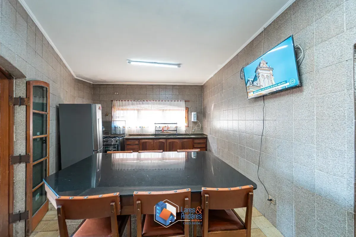 Imagem Casa para venda em Cidade Domitila com 3 quartos, sendo 1 suíte, 473m²