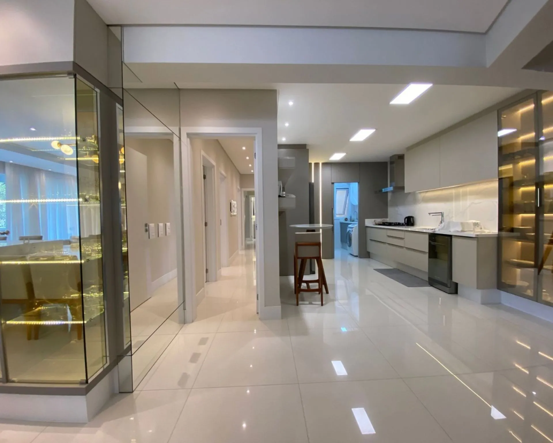 Imagem Apartamento 4 suítes, 230 m², em Jurerê In