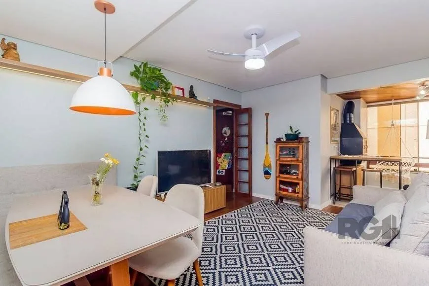 Apartamento 67m² - 2 dormitórios, 1 vaga no bairro Cidade Baixa