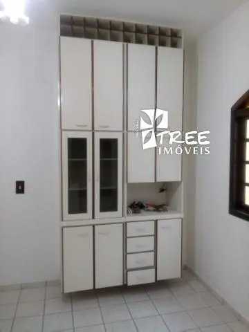 Imagem VENDA DE SOBRADO NO JORDANÓPOLIS, EM ARUJÁ/SP 318m², com 6 quartos, 2 suítes, 2 salas, cozinha c/planejados, despensa, edícula, 2 vagas. CONSULTE-NOS.