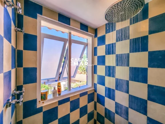 Imagem Luxuosa casa em condomínio à venda em Angra dos Reis-RJ, bairro Frade (Cunhambebe), 5 quartos, 5 suítes, 2 salas, 1 vaga, 470m².