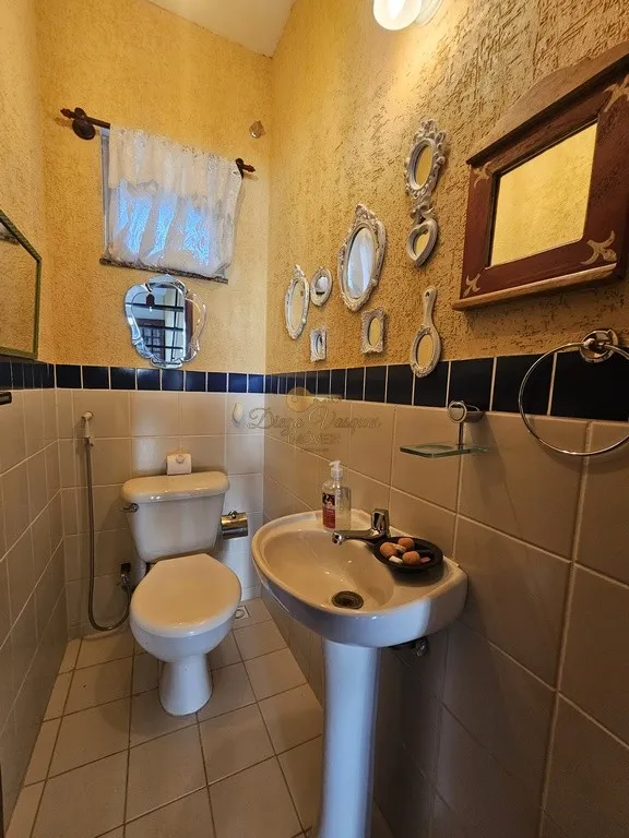 Imagem Casa em Condomínio para Venda em Teresópolis / RJ no bairro Parque do Imbui