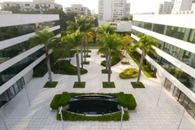 Imagem Conjunto comercial com 682m² para locação na Vila Leopoldina.