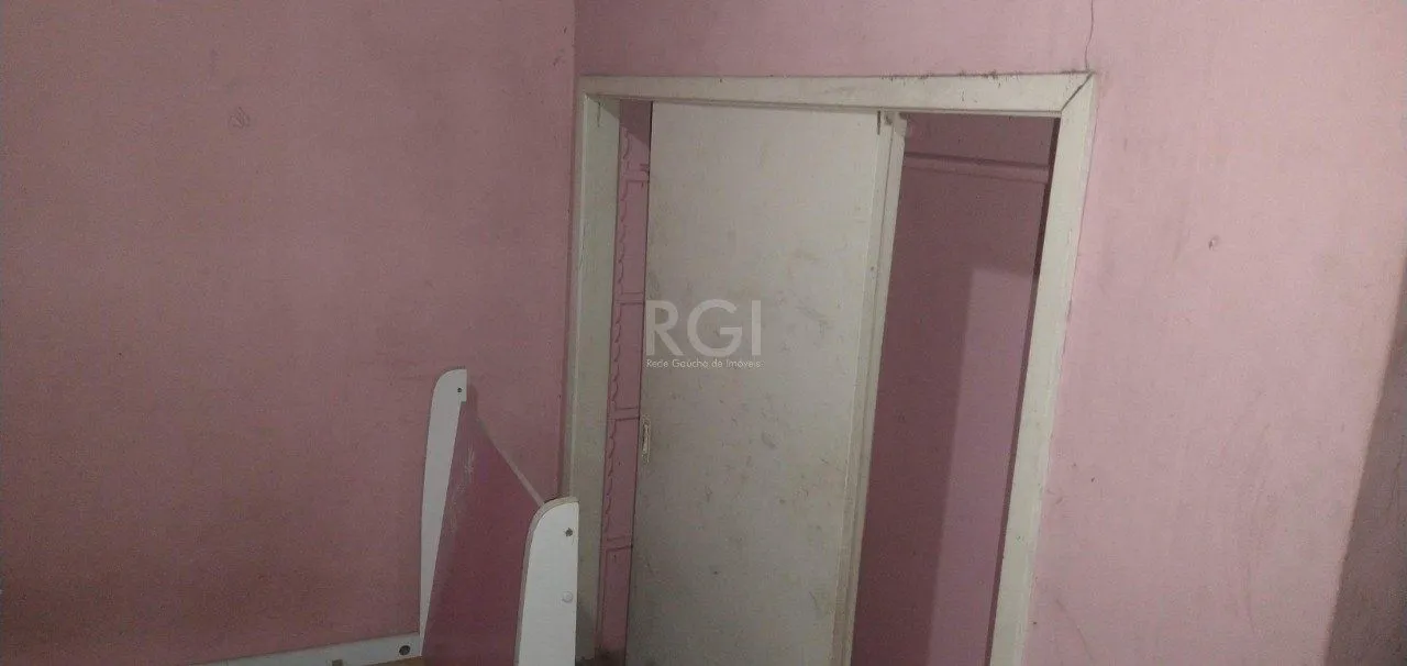 Imagem Casa de 4 dormitórios na Av. Teresópolis bairro Teresópolis