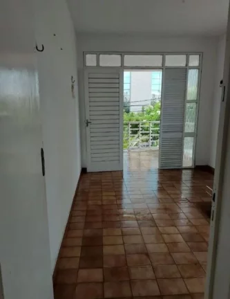 Imagem Ampla Casa Duplex a 300m da Praia no Coração do Bessa - Conforto e Estilo de Vida!
