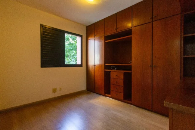 Imagem Venda de Apartamento de Alto Padrão na Vila Andrade, São Paulo-SP: 3 Quartos, 2 Suítes, 4 Banheiros, 2 Vagas, 121m².
