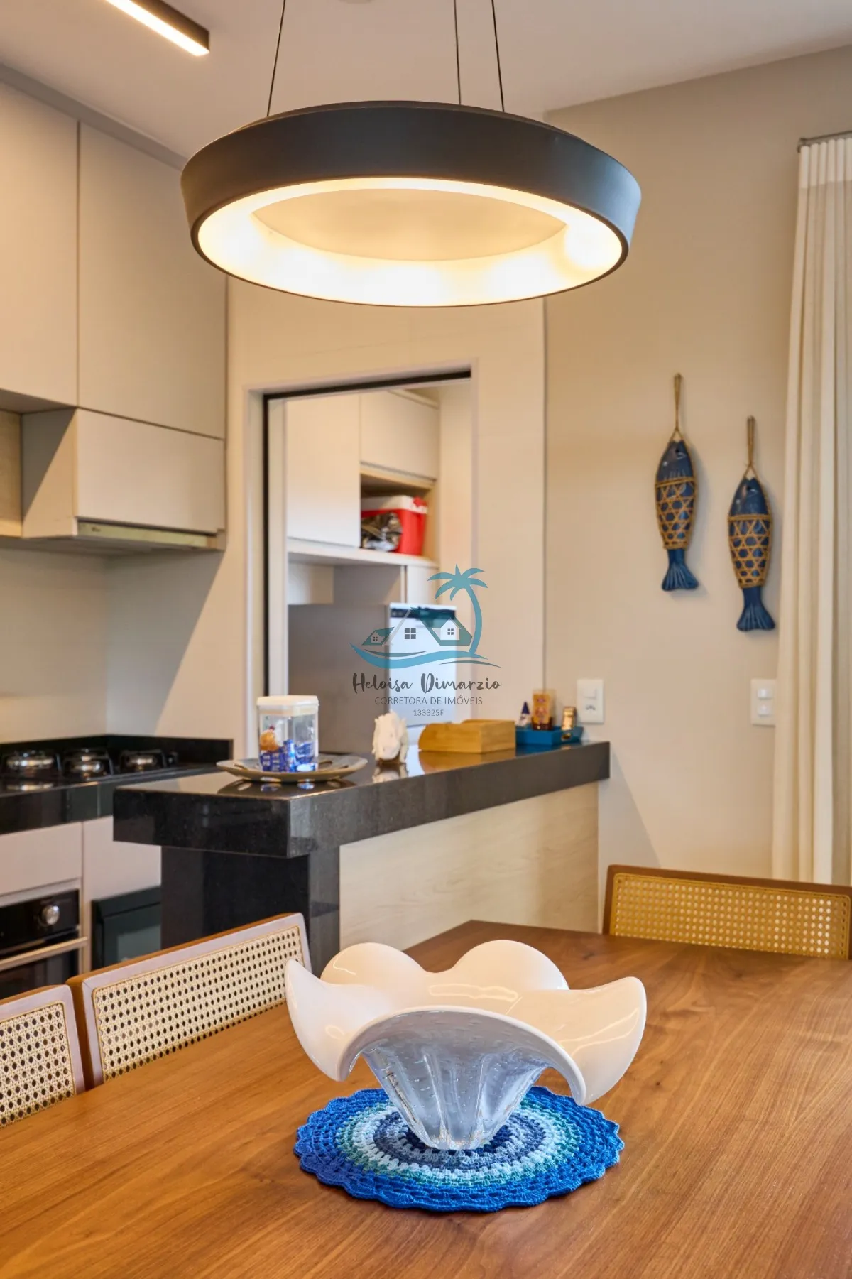 Imagem Apartamento de alto padrão a venda em Ubatuba á 70 metros do mar, bairro Santa Rita/Enseada.