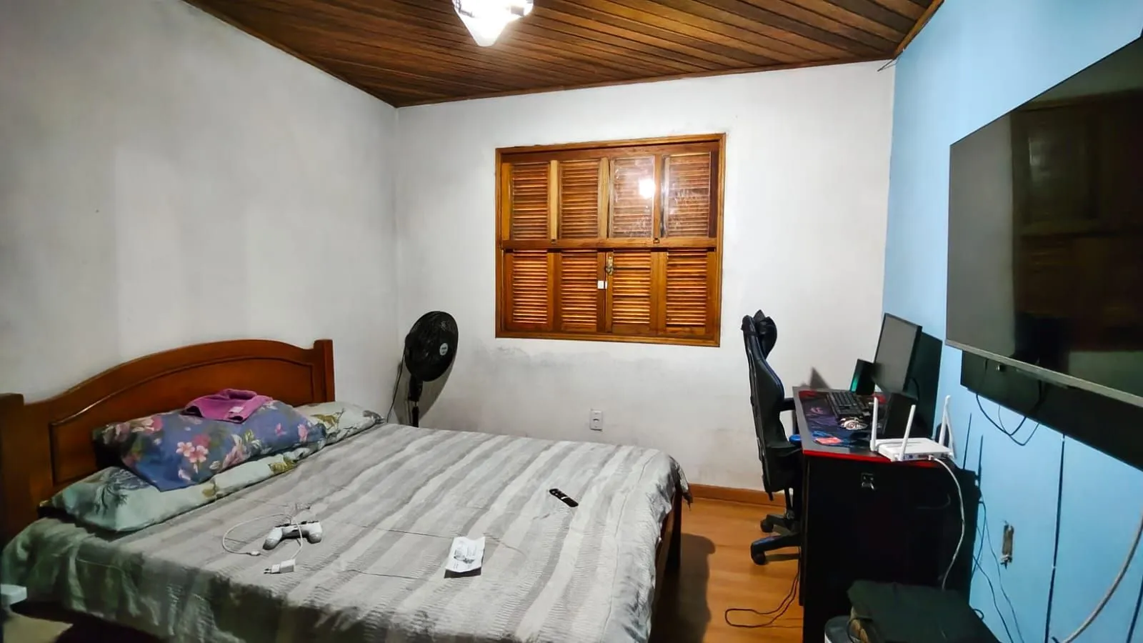 Imagem Casa com Terreno Grande com ótima Localização