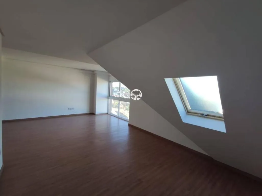 Foto do imóvel Vende-se apto prox ao centro de Gramado-4 Quartos- R$ 1.690.000,00