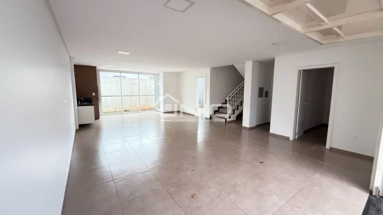 Imagem Sobrado Suíte + 2 Quartos - Bairro Cadorin