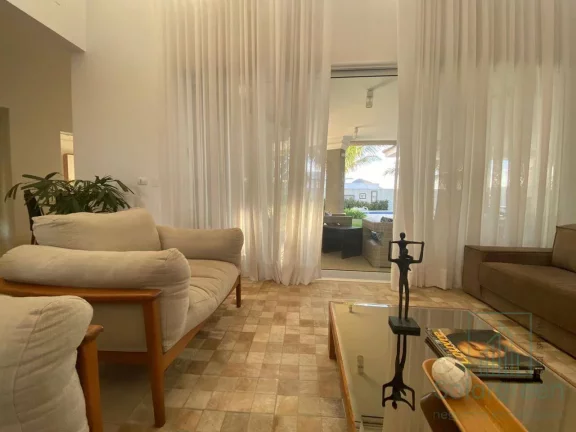 Imagem Casa de Condomínio, 486 m², mobiliado, à Venda em Atibaia