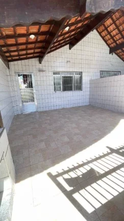 Imagem Casa com 2 dormitórios à venda, 82 m² por R$ 398.000,00 - Mirim - Praia Grande/SP