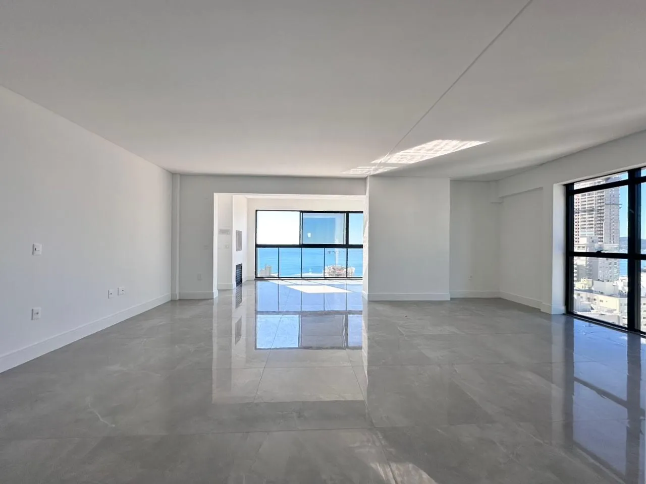 Imagem Apartamento à venda com 198m2 por R$ 5.500.000,00