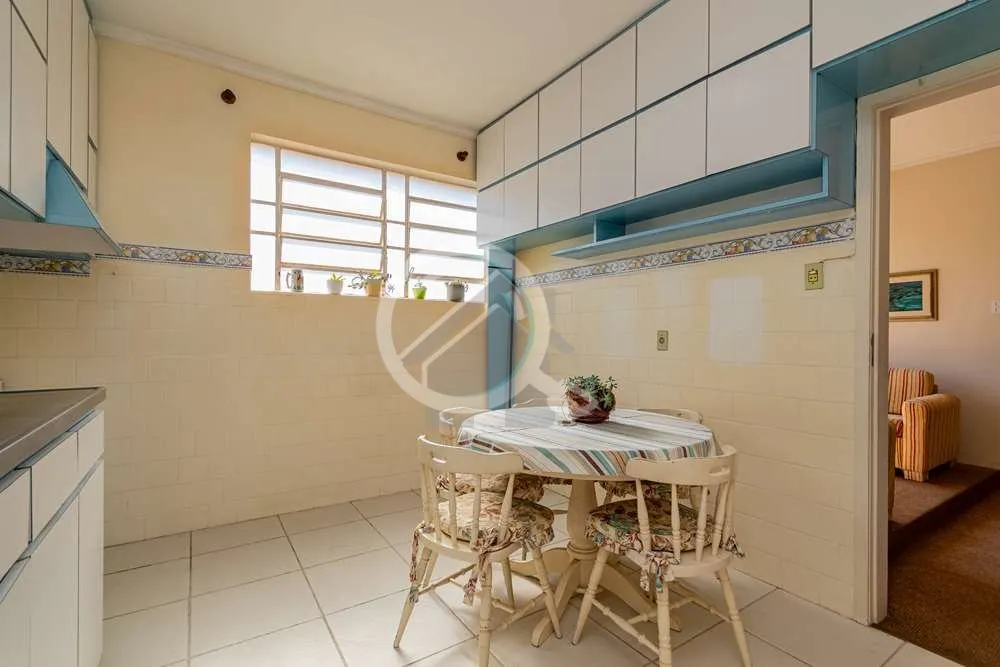 Imagem Este apartamento no andar alto e com seus 103m² iluminado, bem ventilado e uma vista incrível em t...
