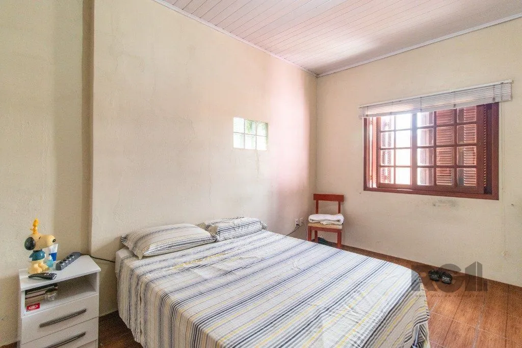 Imagem Casa com 3 dormitórios e 3 vagas no bairro Santa Tereza