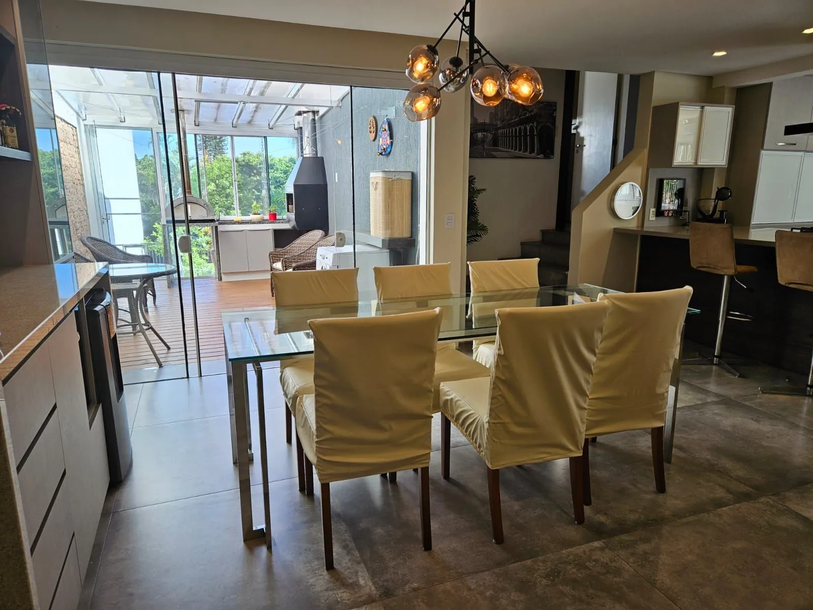 Imagem Casa em Condomínio, 03 dormitórios 04 Vagas, 229m² na Tristeza, Porto Alegre, RS!!