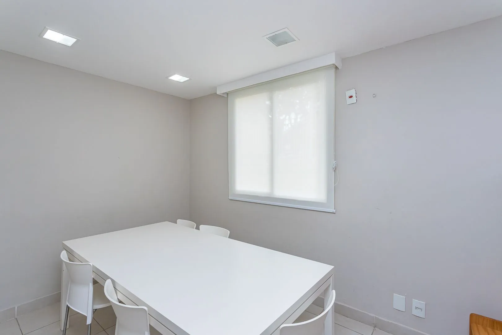 Imagem Apartamento no bairro Teresópolis de 2 dormitórios vaga infra DESOCUPADO