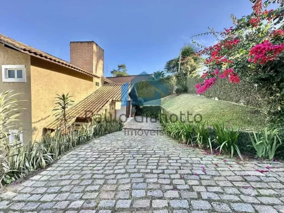 Imagem Casa charmosa com gourmet, spa e sauna em Cotia