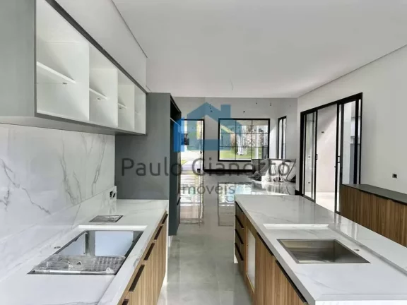 Imagem Casa ZERO KM com 5 suítes, piscina, jacuzzi e gourmet!