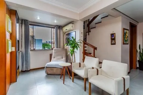 Imagem Duplex Reformado com 2 Dormitórios e 1 Vaga - Pronto para Morar