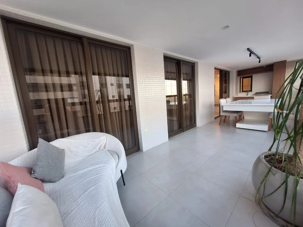 Imagem Apartamento para Venda em Rio de Janeiro, Barra da Tijuca, 4 dormitórios, 2 banheiros, 2 vagas
