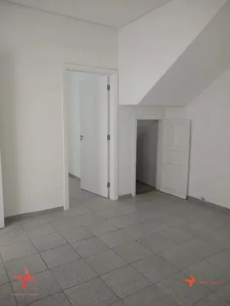 Imagem Casa comercial assobradada em Pinheiros, São Paulo-SP: 7 salas, 2 banheiros, 4 vagas de garagem, 320m de área.