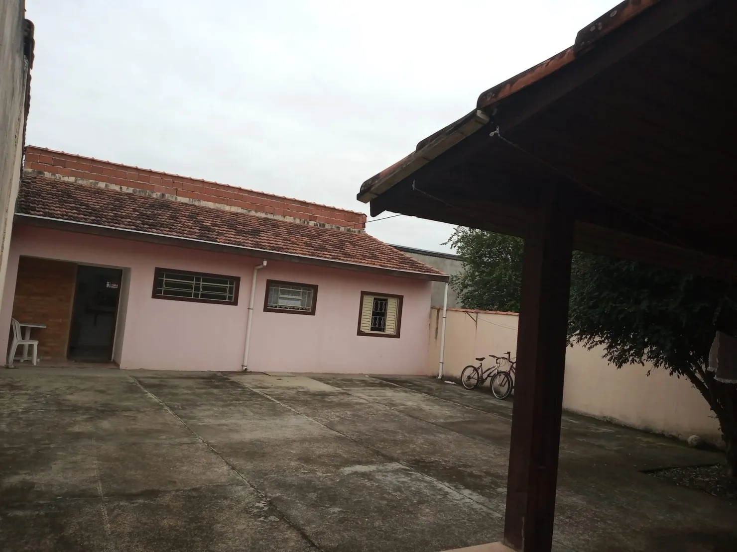 Imagem Casa à venda 4 Quartos, 1 Vaga, 300M², Parque São Domingos, Pindamonhangaba - SP