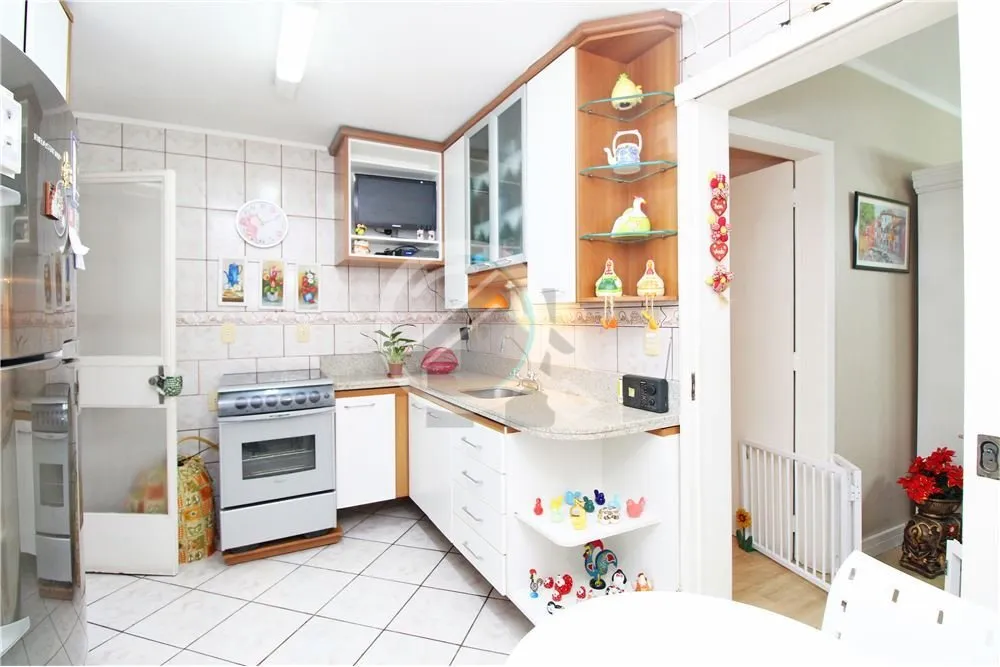 Imagem Venha conhecer este incrível apartamento semimobiliado, arejado e com ventilação natural! São tr...