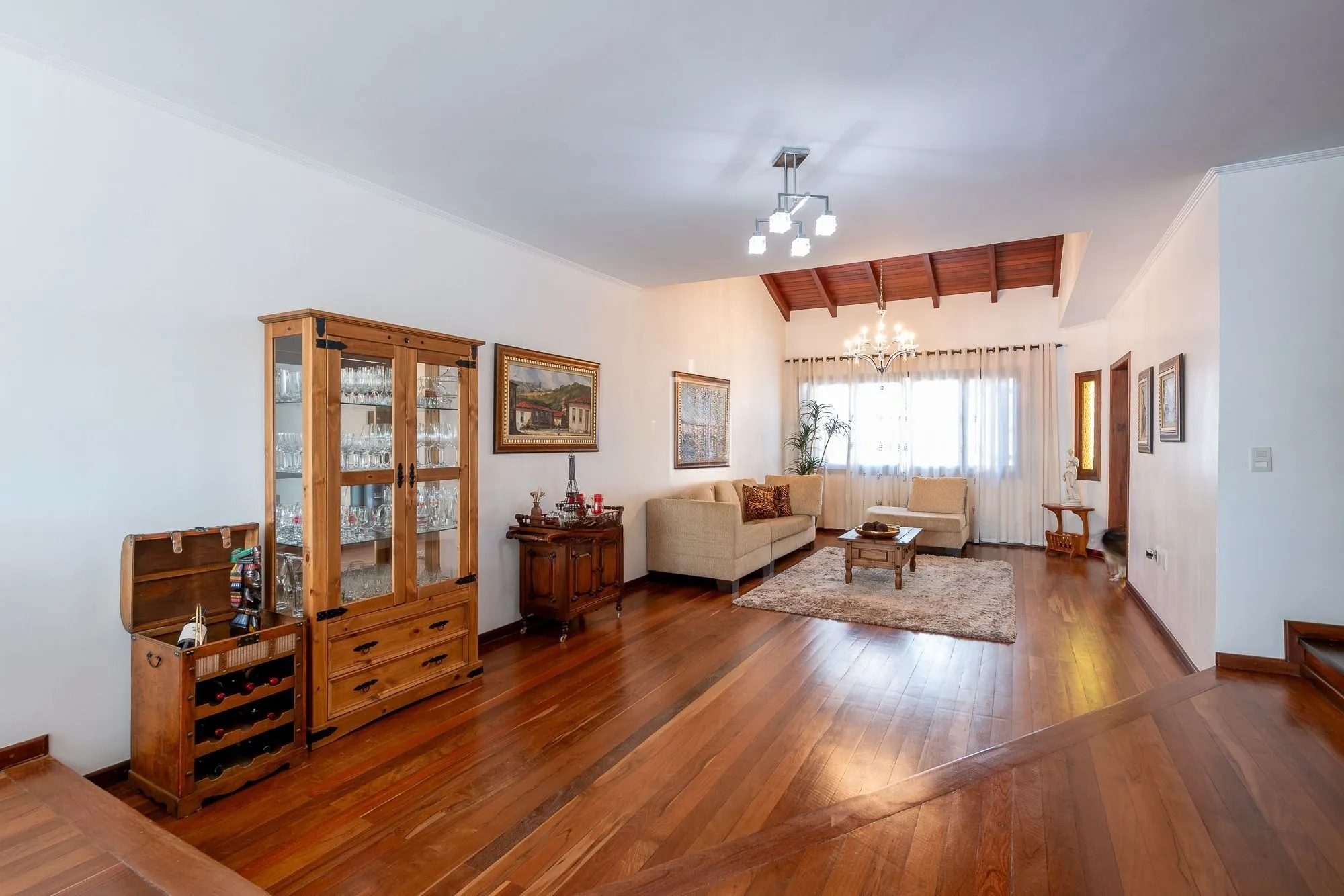 Imagem Casa 4 Dormitórios, Suíte Master, Piscina e espaço Gourmet no Jardim Planalto