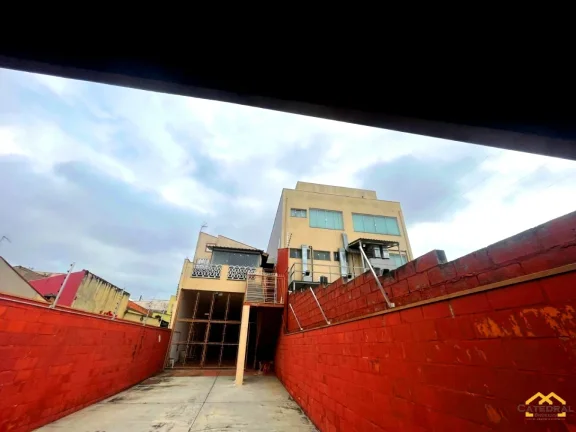 Imagem Salão comercial com casa de 2 dormitórios (1 suíte) 25 vagas - Jundiaí/SP