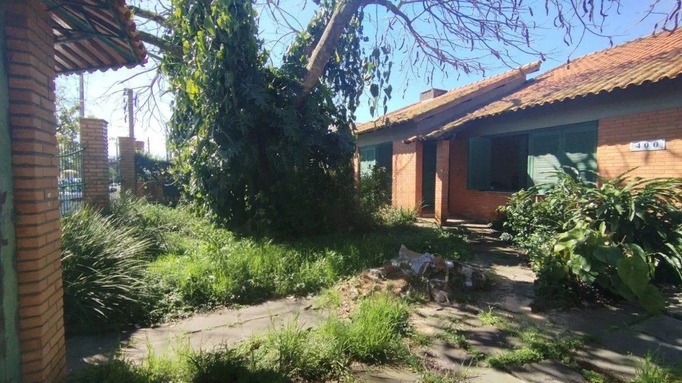 Imagem Casa com 4 quartos e 257m² à venda em Guarujá, Porto Alegre.
