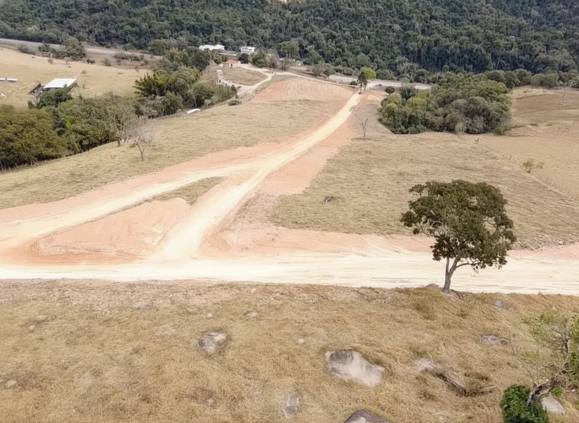 Imagem Terreno à venda em Santana de Caldas, Caldas