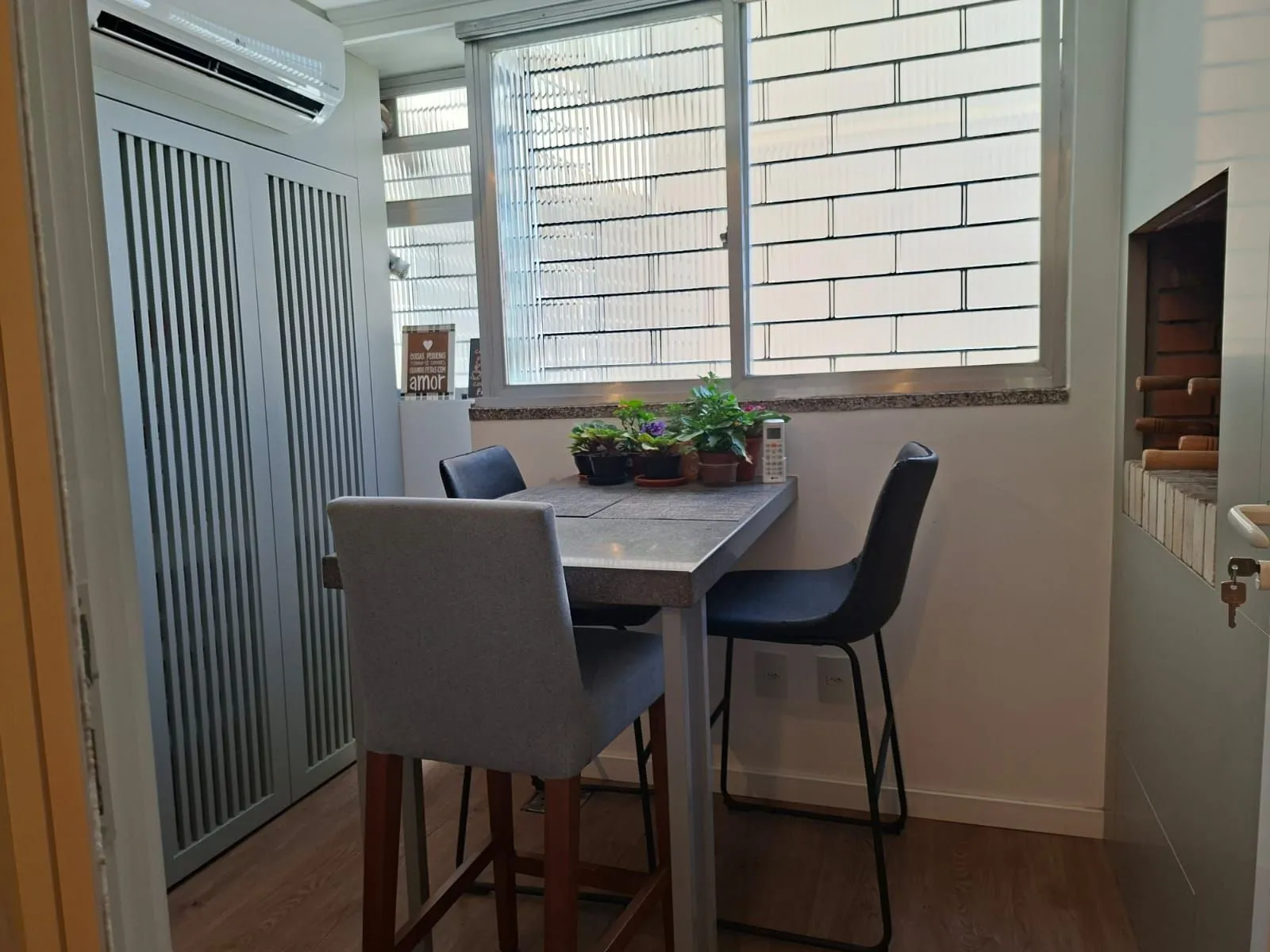 Imagem Apartamento de 2 quartos, churrasqueira e 1 vaga de garagem no bairro Santana