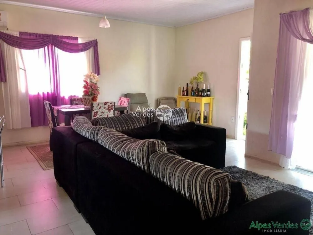 Imagem Vende-se uma linda casa na Várzea Grande - Gramado