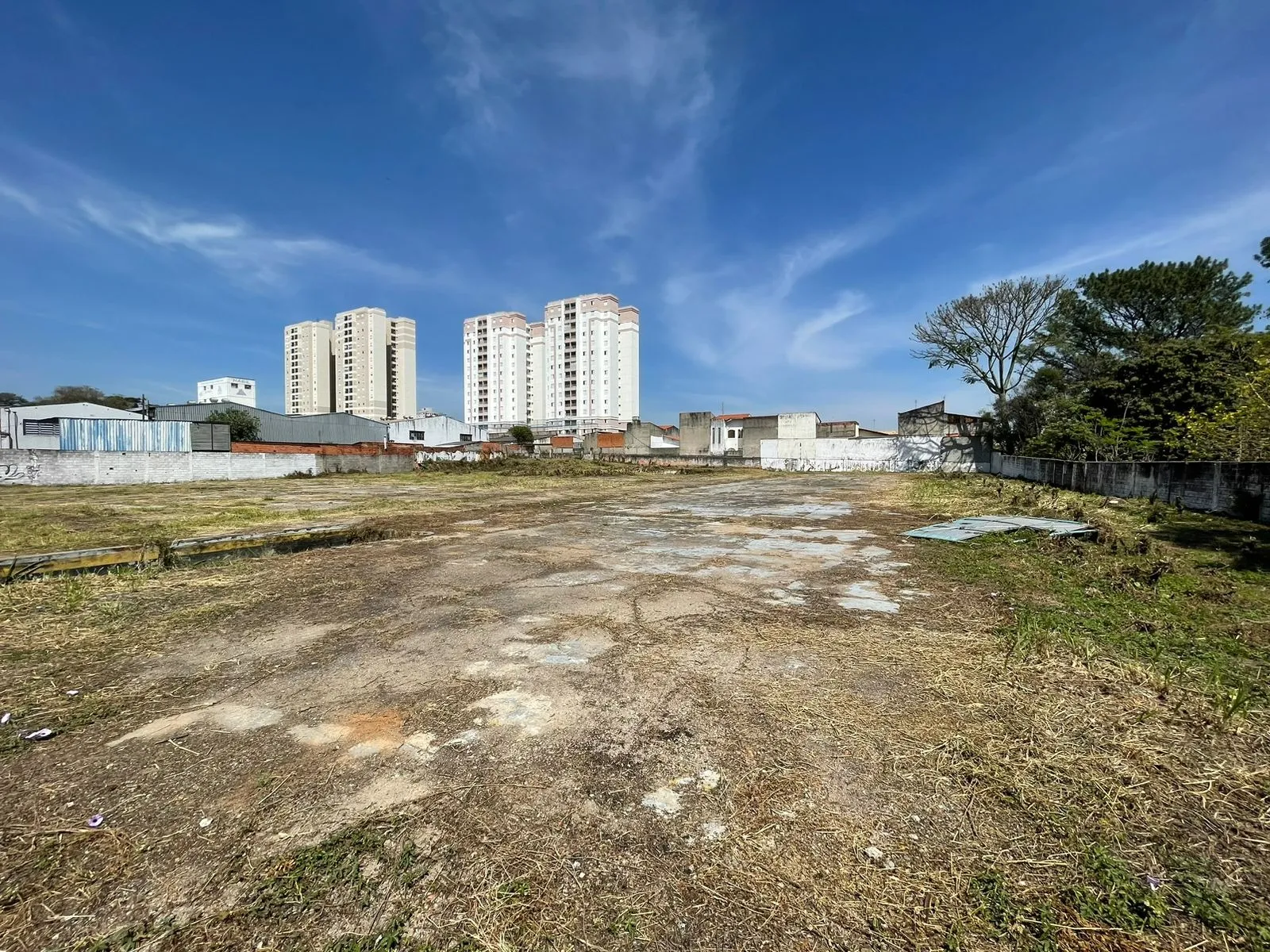 Imagem OPORTUNIDADE AREA DE 6.894,30m² NAS PROXIMIDADES DA AV. SÃO PAULO - SOROCABA/SP