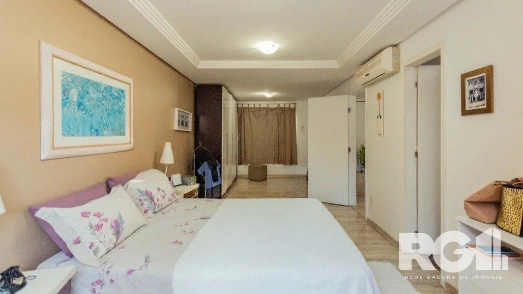 Imagem Casa com 5 Quartos 240m² privativos no Condomínio Parque Iguaçu. Bairro Ecoville